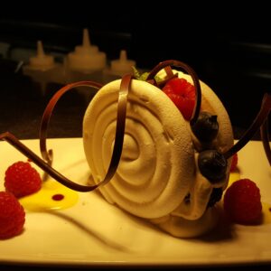 swirl pavlova